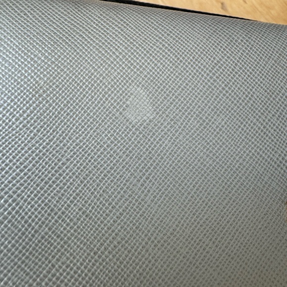 Prada Authentic Vintage Saffiano Leather Wallet - Picture 5 of 13